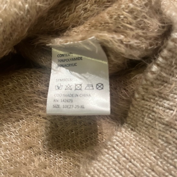 Grace and Lace sweater - Picture 7 of 8